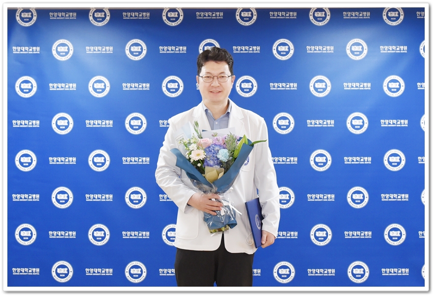 흉부외과 장효준 교수 - 2023년도 4/4분기 친절직원 '위로와 공감상'